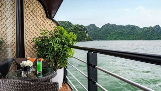 Ha Long & Lan Ha Bay: 2-Day Cruise from Hanoi + Meals
