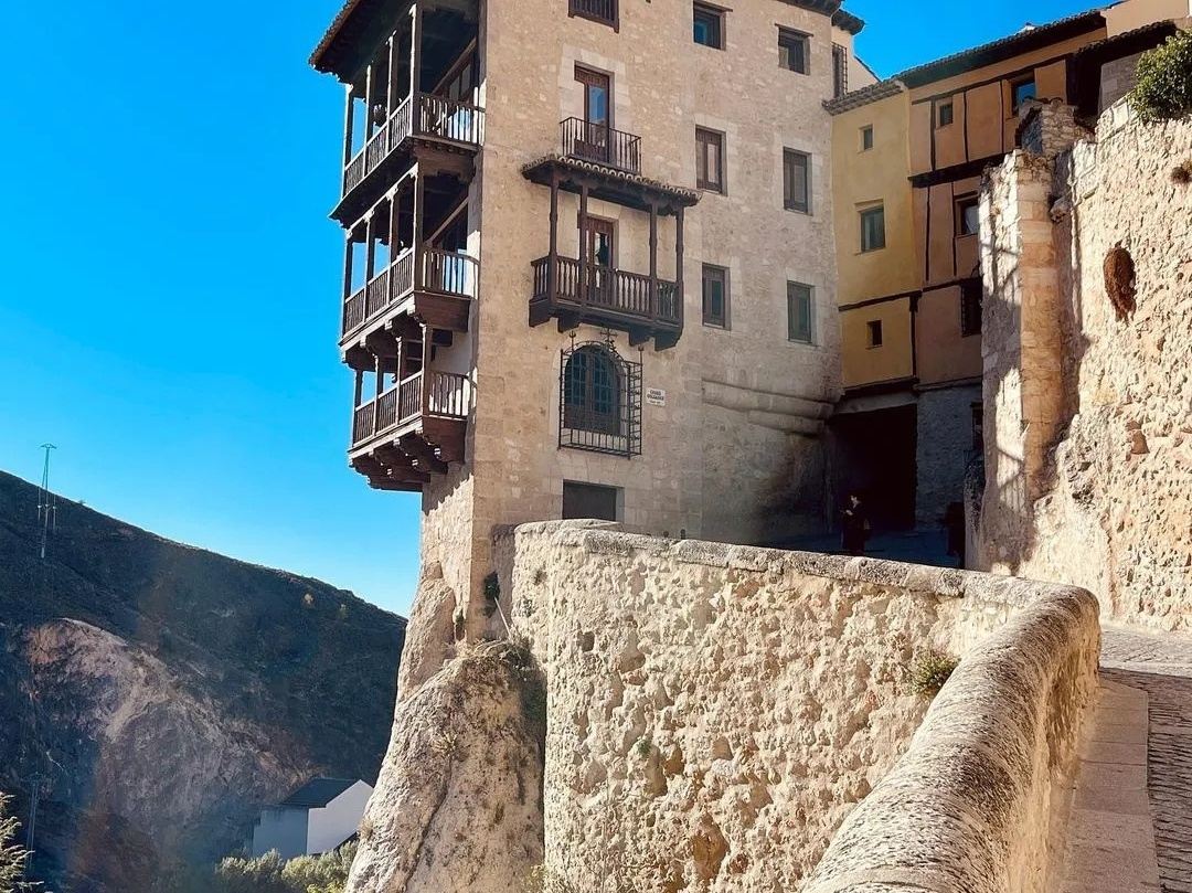 西班牙馬德里來回昆卡 + 欽瓊小鎮-可包車-精選