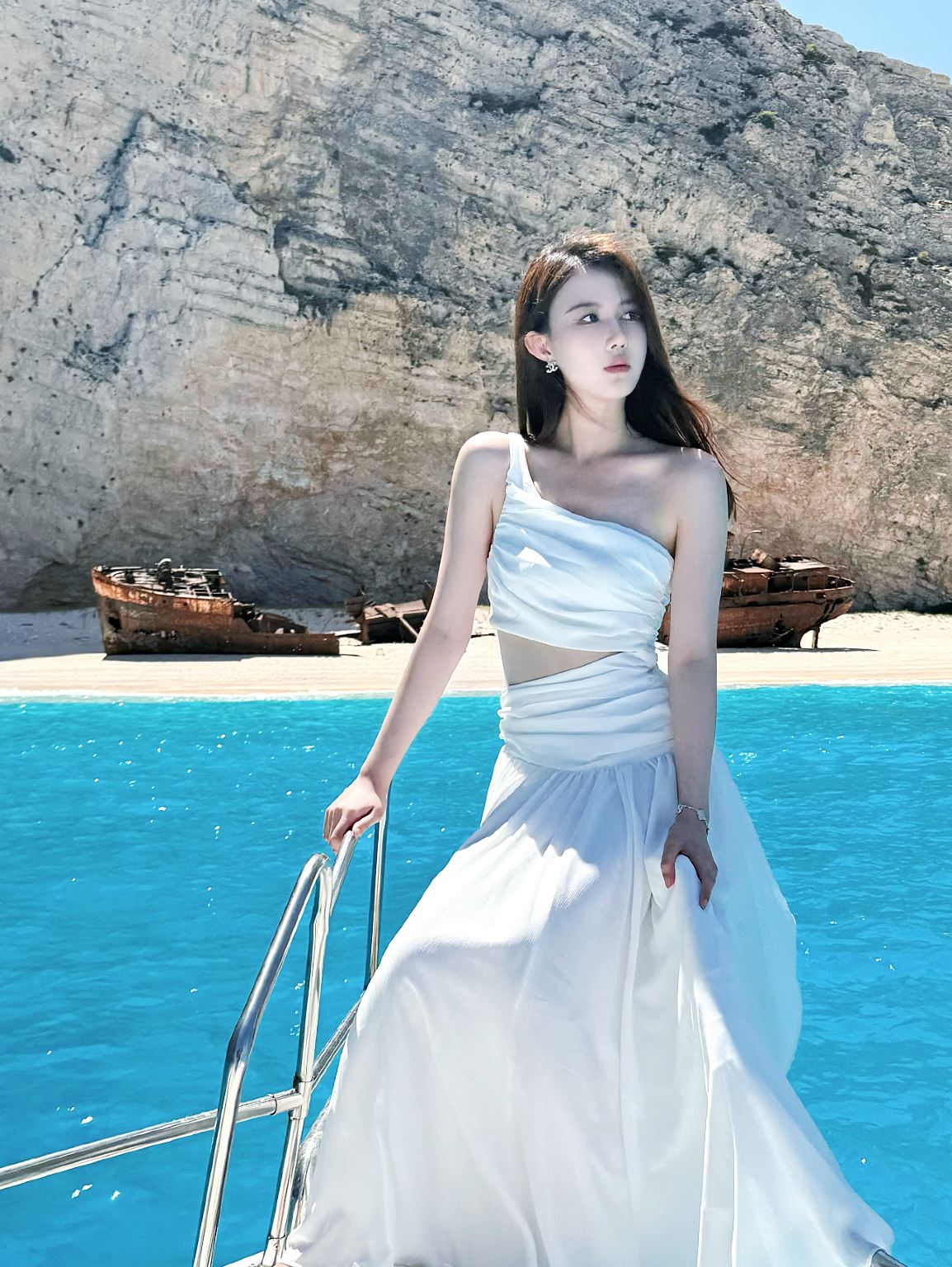 【ギリシャ・ザキントス島】クルーズツアー｜ナヴァイオ海岸＋青の洞窟＋ドローン撮影＋送迎付き