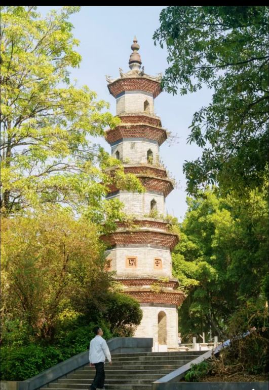 Eendaagse tour met gecharterde autovervoer in Guangzhou en Huizhou, inclusief West Lake, Hejiang Tower en Dongpo Tempel op Baihe Peak