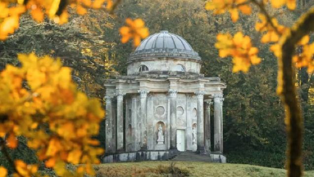 【傲慢與偏見】斯托海德花園+巴斯修道院+羅馬浴場包車一日遊
