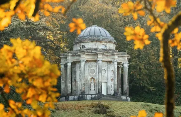 【傲慢與偏見】斯託海德花園+巴斯修道院+羅馬浴場包車一日遊