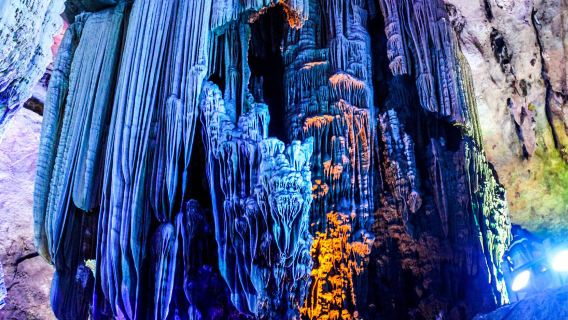 純玩私人導覽/7人小團丨灕江風景名勝區竹筏+銀子岩+20元背景+陽朔一日遊