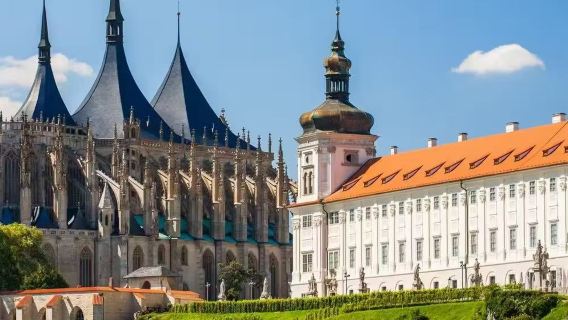 布拉格來回庫特納霍拉中文包車一日遊/飯店接駁/打卡人骨教堂