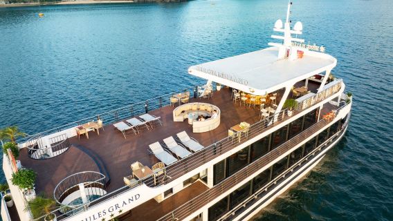 Premium 5-Sterne-Kreuzfahrterlebnis in der Halong-Bucht mit privatem Transfer & englischsprachigem Guide