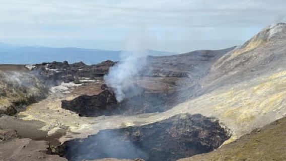 Mount Etna: from Catania with pickup to the summit of Mount Etna up to 3400 meters by 4x4 jeep