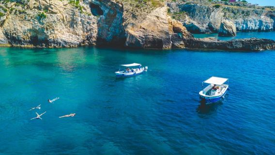 Syracuse: Pillirina, Ortigia, and Sea Caves Tour by Boat