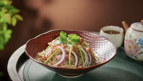 ร้านซินซิง·อาหารกวางตุ้งมรดกวัฒนธรรม (สาขาเทศบาลเมืองปักกิ่ง ถนนเทียนจื่อ) ชุดอาหารสี่ท่านสำหรับงานเลี้ยงบ้านคหบดีสมัยราชวงศ์ชิง