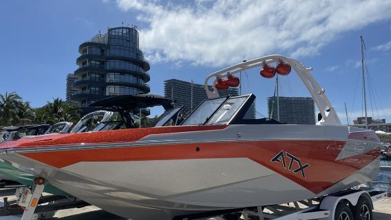 海南三亞半山半島尾波沖浪體驗【進口豪華造浪艇+專業教練教學+零基礎可體驗】