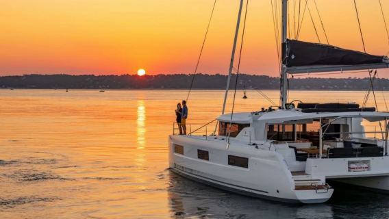 【廣州遊艇】法國進口藍高450經典雙體帆船包船夜遊小蠻腰+帶飛橋+KTV+海釣+遊艇自駕體驗+蹦網~遊艇夜遊珠江