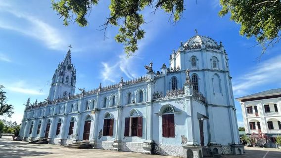 越南一日遊：東興口岸一步出國+越南包車+雙教堂+海灘+含簽