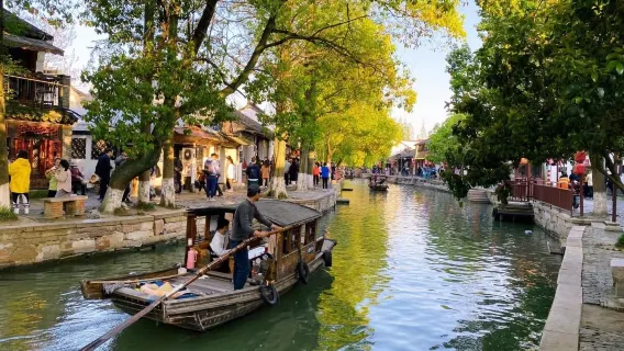 Эксклюзивный однодневный тур по Шанхаю, Китай: древний город Чжуцзяцзяо + парк Shanghai Film Park с возможностью выбора гида на разных языках