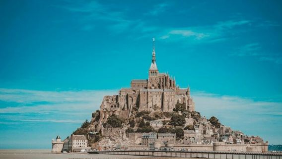 Mont Saint-Michel : Visite guidée à pied et entrée à l'abbaye (en option)