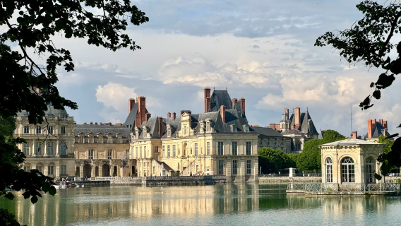 法國巴黎出發楓丹白露宮+巴爾比松+凡爾賽一日遊專車接駁