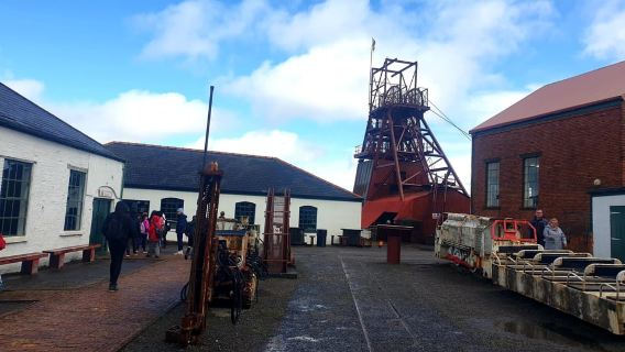 From Cardiff: Brecon Beacons Waterfall Walking Tour
