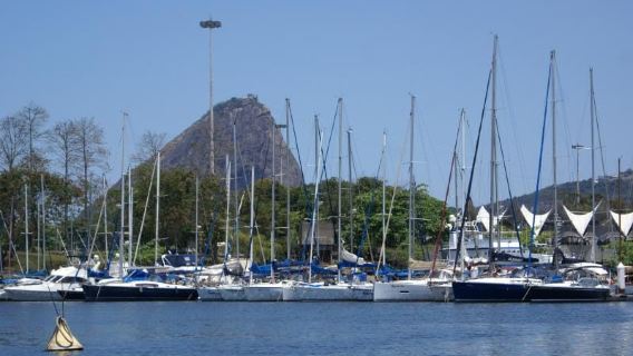 Rio vom Meer aus: Bootsfahrt in der Guanabara-Bucht mit optionalem Mittagessen