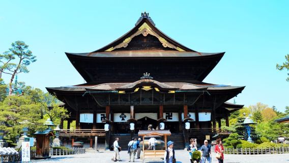 Nagano: Snow Monkeys, Zenkoji Temple & Sake Day Trip
