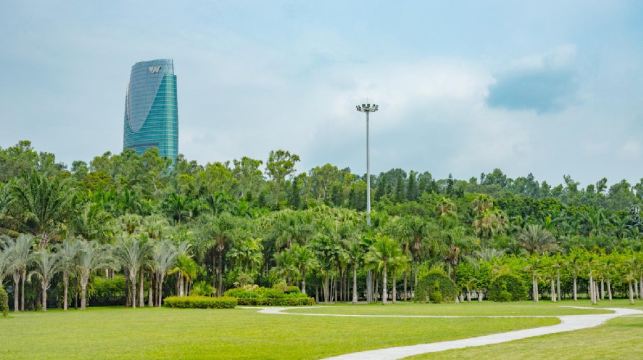 深圳歡樂海岸奇夢館 蓮花山公園 甘坑古鎮一日游