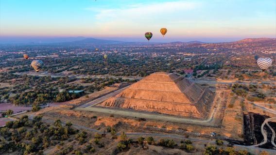 墨西哥城+日月金字塔+憲法廣場 包車精品一日遊