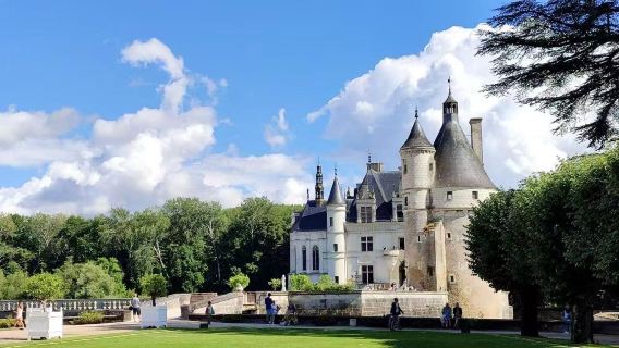 法國巴黎出發-香波堡-舍農索城堡＋葡萄酒酒莊葡萄酒品鑑一日遊