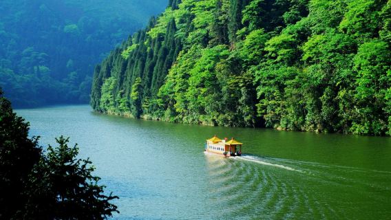 1-Day Chongqing Jiangjin Tour: Wangxiangtai Waterfall + Tudi Rock + Honghai Lake