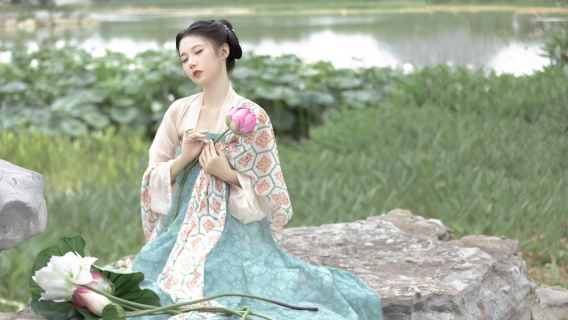 Trip Moments del Condado de Fengqiu[Fotógrafo acompañante para sesiones aéreas, sesiones fotográficas, bodas y retratos en el Lago Qinglong y la Terraza Qingling, con traducción multilingüe]