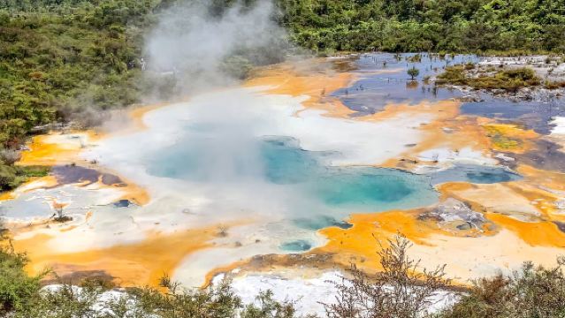 Tiga Keajaiban Semula Jadi New Zealand | Lawatan Sehari Sewaan Peribadi ke Huka Falls, Blue Spring dan Taman Air Panas Geoterma