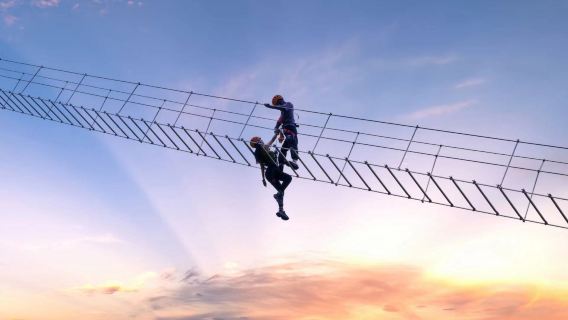 Vía Ferrata del Gran Río Qingjiang en Enshi (sobrevolando el río Qingjiang + vistas panorámicas + guía de instructores profesionales)