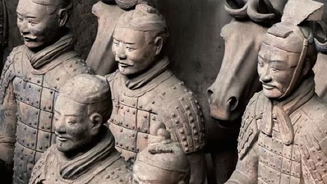 西安 秦始皇兵馬俑博物館+華清宮 ワンデーツアー【8名様限定少人数ツアー/日本語・英語ガイド付き解説選択可】