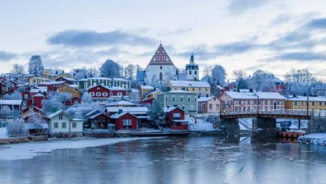 美到令人窒息的波爾沃童話小鎮-波爾沃大教堂-漫步老城區