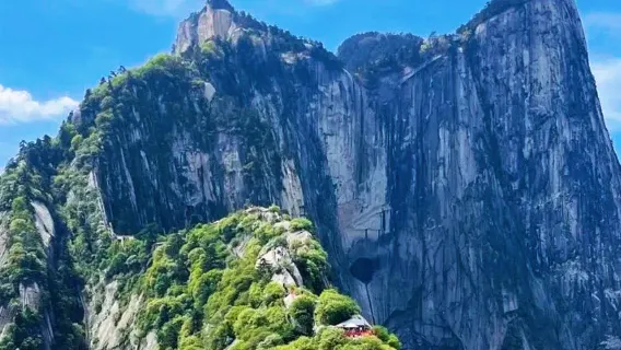 Tour di un giorno a Xi'an e Monte Hua per famiglie con biglietto d'ingresso + funivia andata e ritorno + navetta turistica + pranzo + trasferimento dalla stazione