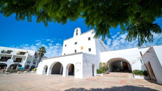 Ibiza Island Tour with Can Marca Caves, Las Salinas and Portinatx