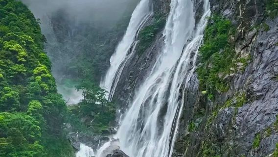 婺源北線景點一日遊【臥龍谷+靈岩洞+彩虹橋】