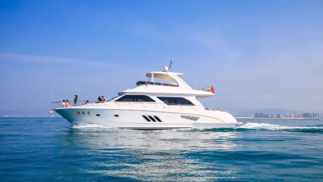 Huizhou Xunliao Bay 68-foot Luxury Yacht Charter for Team Building and Gatherings, Including Fun Sea Fishing, Driving Experience, Water Slide, Magic Carpet, Happy KTV, and Swimming