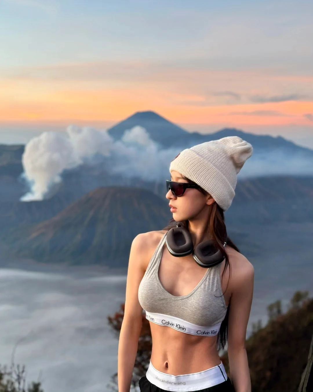 브로모 산 당일 치기 여행: 4인 그룹~픽업·일출·지프차 촬영·화산 분화구 등반 포함