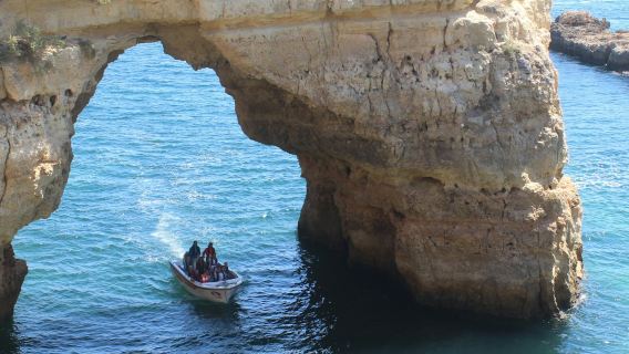 Grotte di Benagil: tour in barca privata da Armação de Pêra