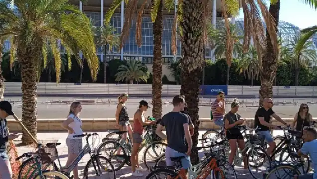 2-Hour Valencia Bike Tour to City of Arts and Sciences