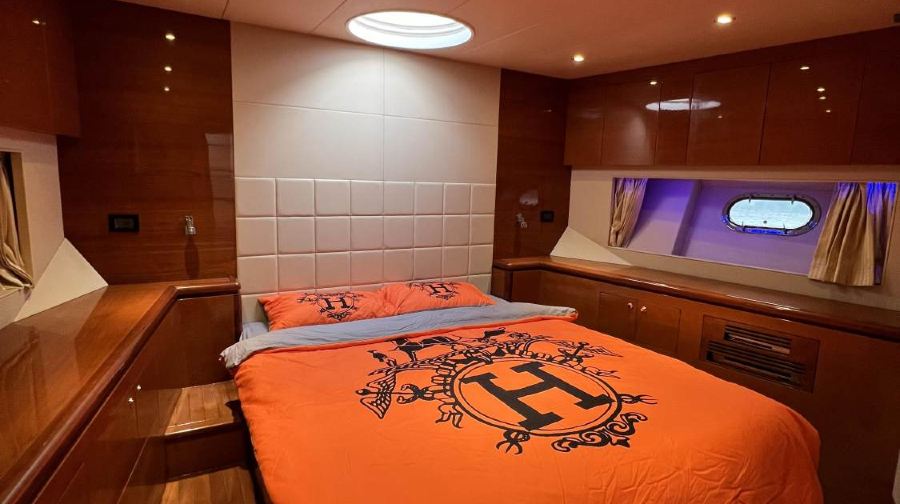 【珠海遊艇租賃】珠海九洲國際 90英尺三層飛橋超級遊艇 包船出海+自駕體驗