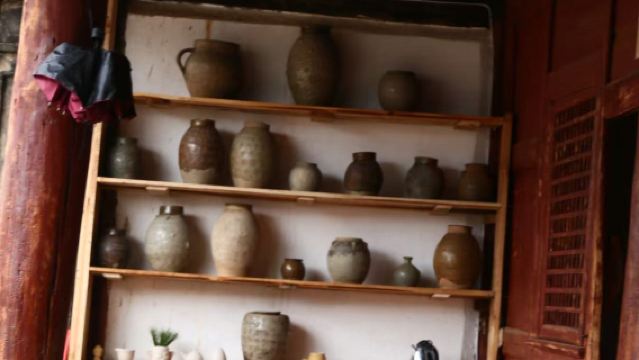 Dali's century-old undeveloped pottery village rustic pottery tracing experience