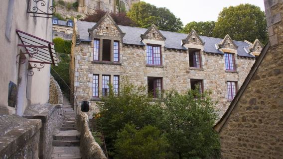 From Paris: Full-Day Mont Saint-Michel Guided Tour