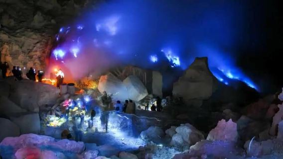 Banyuwangi: Ijen Blue Fire Tour with Transfer Services