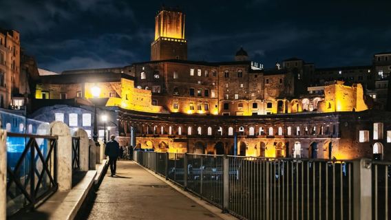 ローマ:少人数グループで巡る市内観光の月光ウォーキングツアー