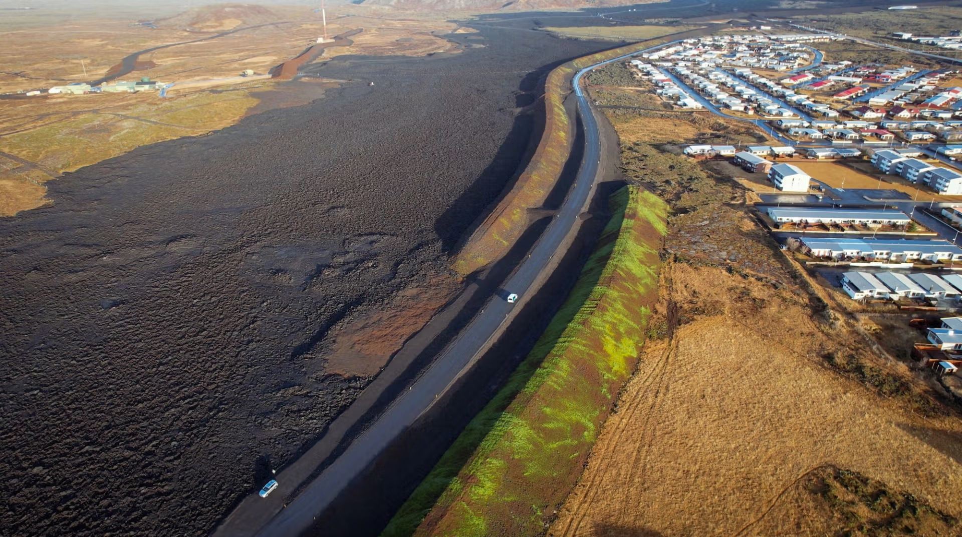 Fagradalsfjall Volcano Hiking + Grindavik Day Tour|Optional geothermal hot spring experience