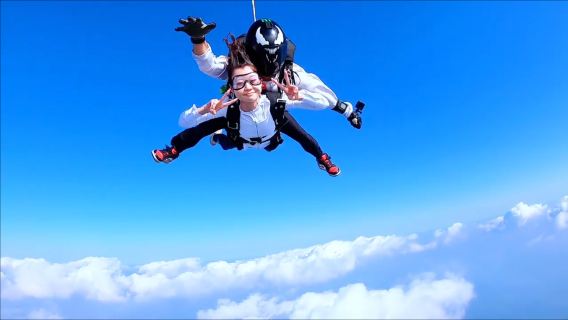 四川成都龍泉洛帶高空跳傘重慶崇州青城山跳傘【超長自由落體+高空體驗+教練1V1帶跳+美美出片+影片剪輯】