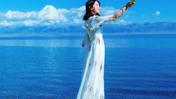 賽里木湖+霍爾果斯國門+果子溝一日遊【大西洋最後一滴眼淚】