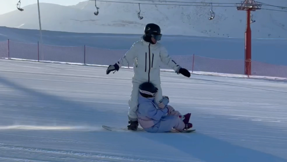 ตั๋วเข้าสกีฮาร์บิน | รีสอร์ทท่องเที่ยวหิมะหยาบลีสนามหิมะหยางกวง/สนามสกีคณะกรรมการกีฬาใหม่/สนามสกีหยาบลีใหม่ | มีไกด์สกีส่วนตัวตลอดทริป | คุณแค่เล่นสกี ส่วนที่เหลือเราจัดการให้