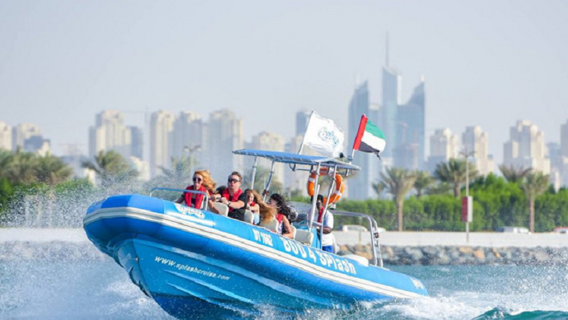 スプラッシュボートツアードバイスピードボート体験