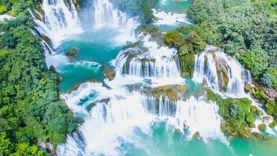 Lawatan Sehari Panorama Air Terjun Rentas Negara Detian [Kumpulan Kecil/Bas Ekspres + Dewasa Termasuk Perkhidmatan Pengangkutan]