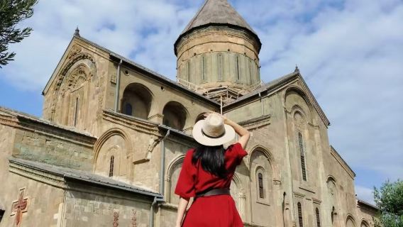 จอร์เจีย ทบิลิซี + พิพิธภัณฑ์สตาลินกอรี + เมืองถ้ำอูพลิสซิเค