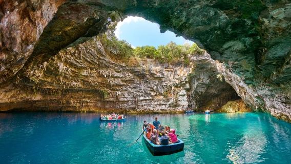 Kefalonia: Drogarati Cave - Melissani Lake & Antisamos Beach day tour